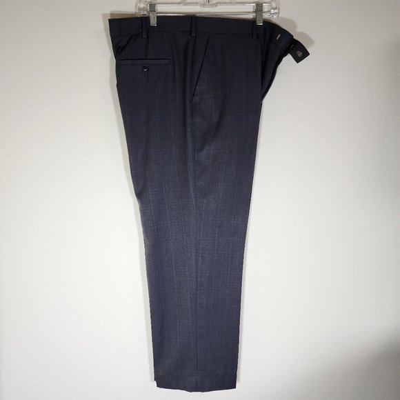 Men's slacks from Kirkland Signature by Warren of Strafford Size 36/29 Like New - Picture 3 of 6